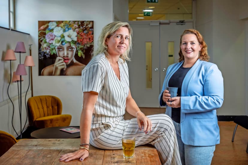 In deze gastblog voor het Centrum voor Jeugd en Gezin geven we opvoeders tips over hoe zij hun kinderen kunnen opvoeden op het gebied van social media.